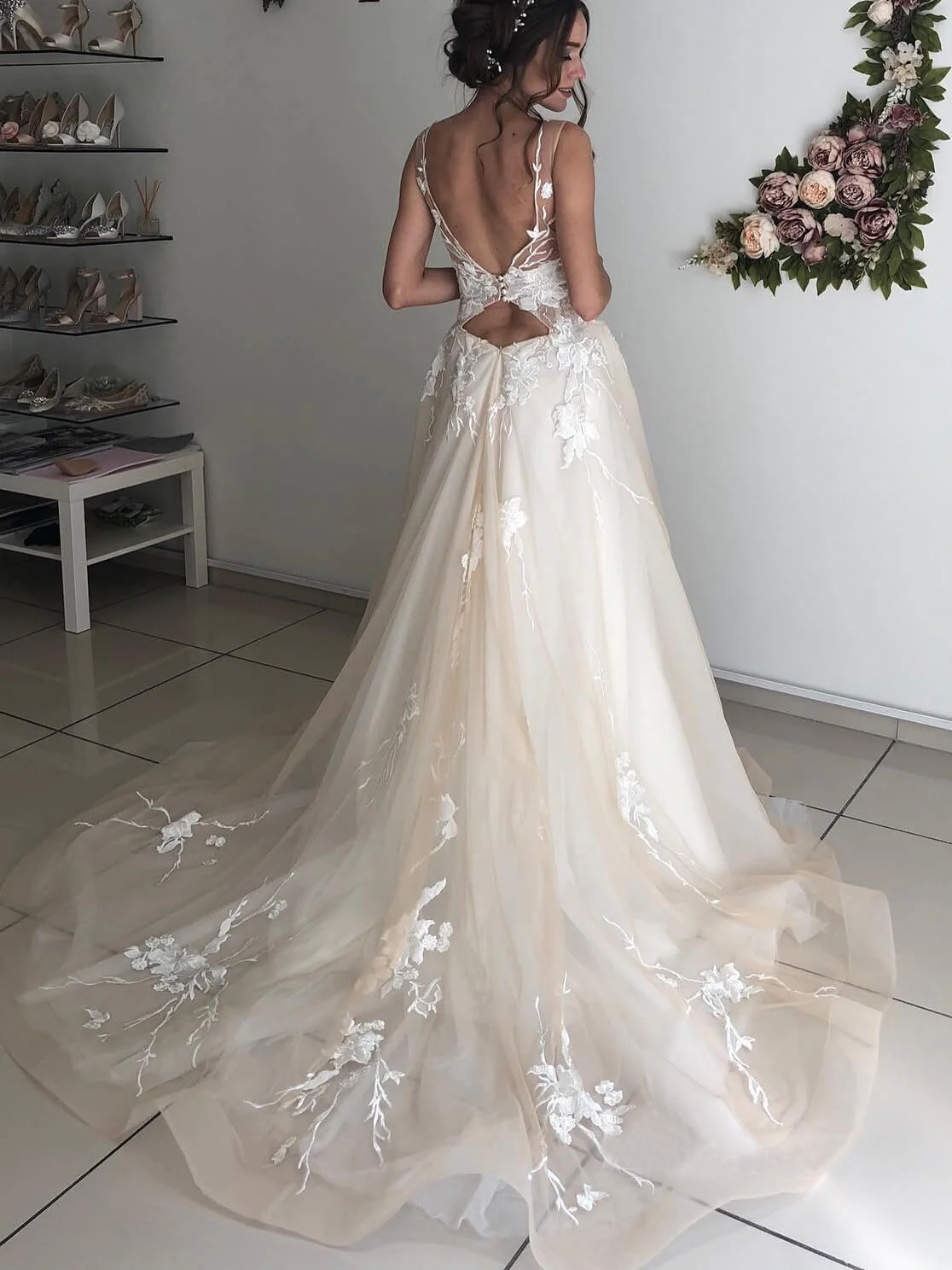 Floral Applique Open Back Tulle Wedding Dress