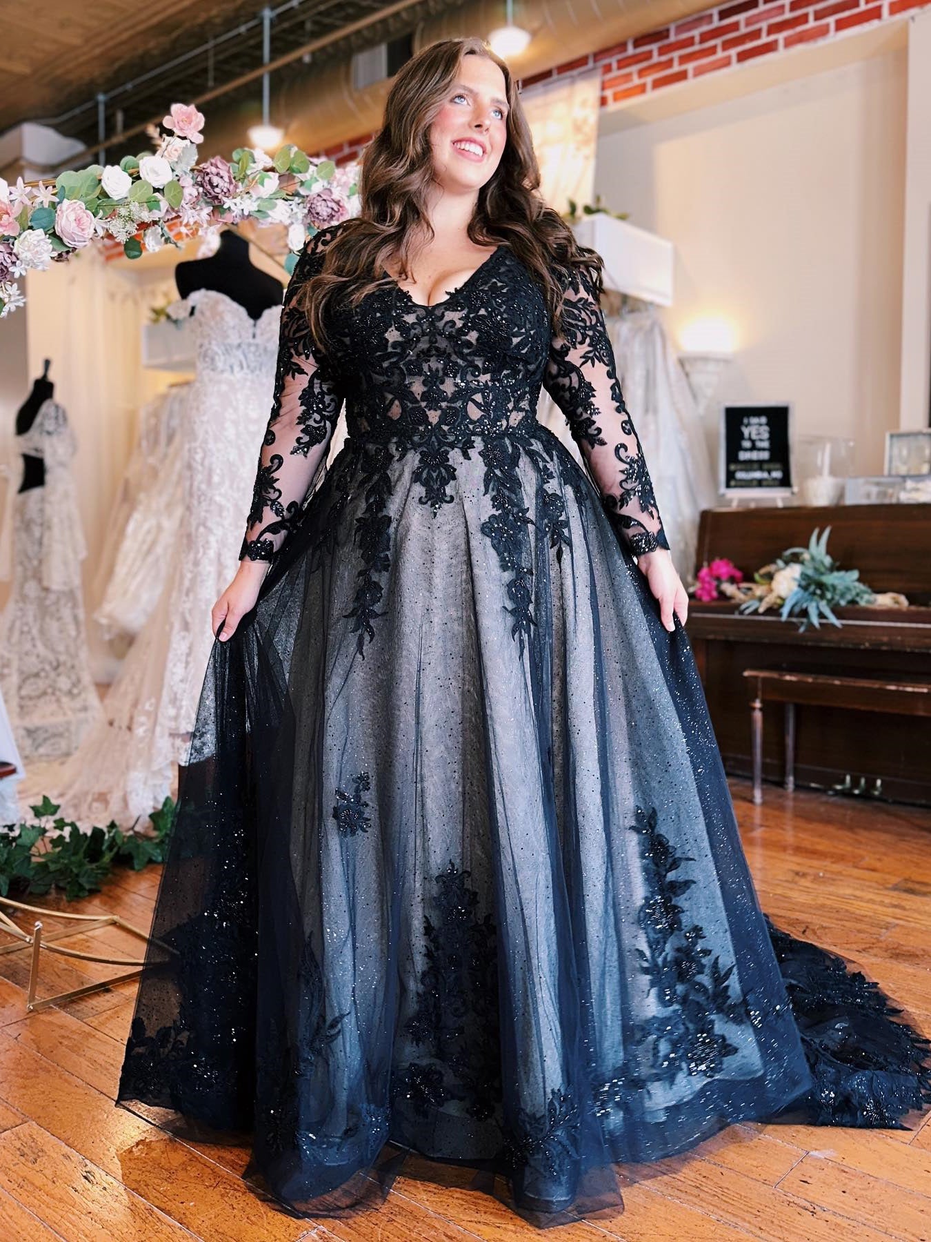 Elegant Black Long Prom Dress Long Sleeve A-line Lace Elegant Evening Gowns SLD005|Selinadress