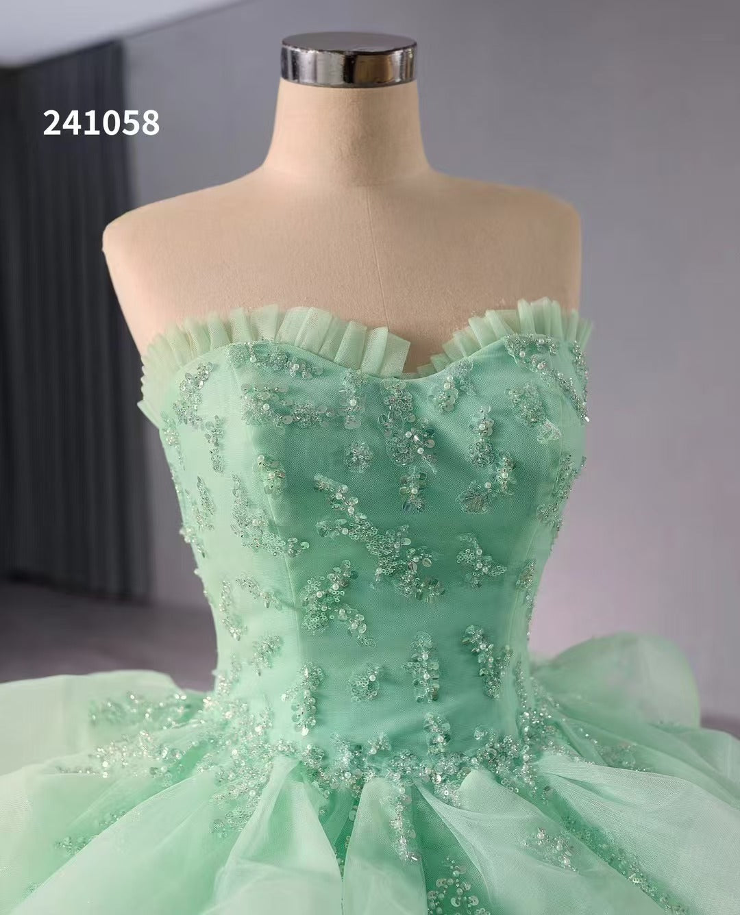 Green Sweetheart Multi-layered Tulle Ball Gown Evening Dress Haute Couture Wedding Gowns 241058|Selinadress