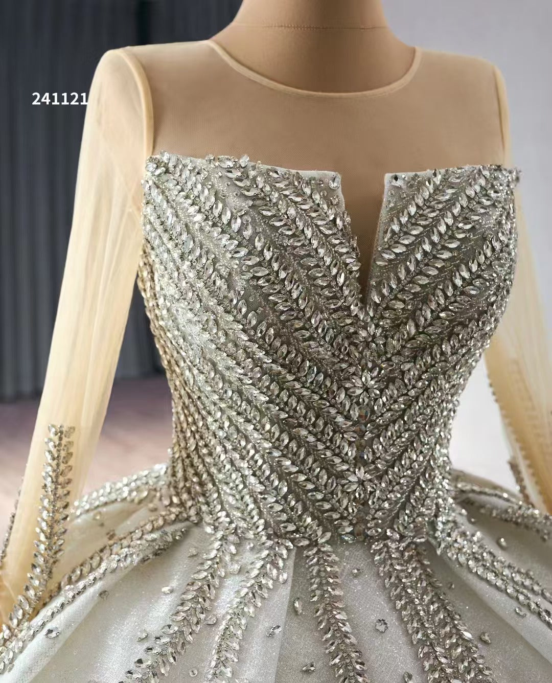 Scoop Neck Silver Beaded Ball Gown Long Sleeve Haute Couture Wedding Gowns 241121|Selinadress