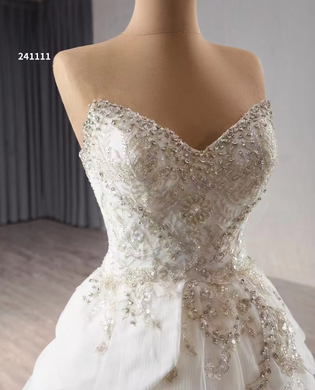 Strapless V neck Multi-layered Beaded Ball Gown Evening Dress Haute Couture Wedding Gowns 241111|Selinadress