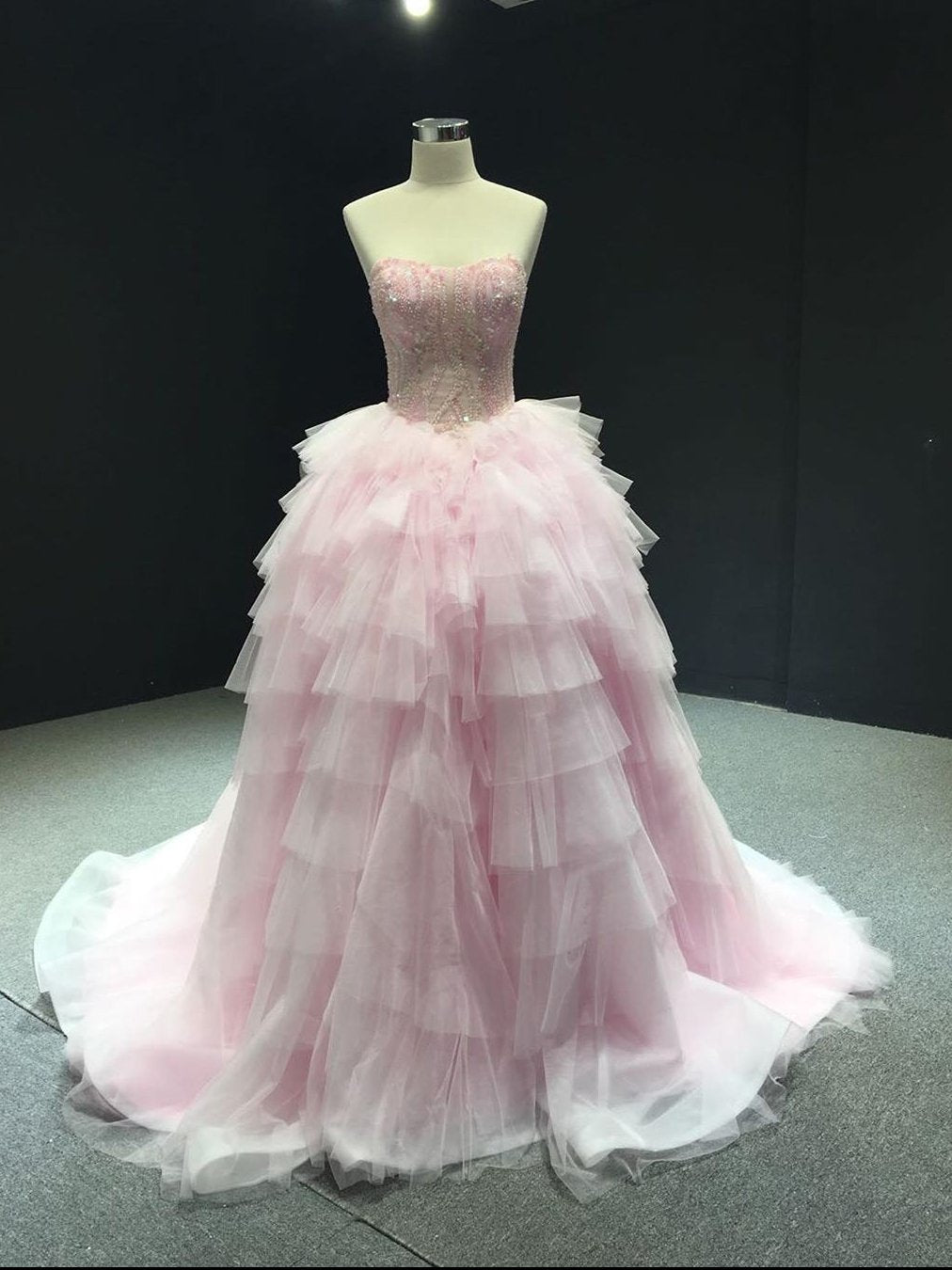 Pink Ball Gowns Sweetheart Beaded Long Prom Dresses Gorgeous Formal Dresses SED303