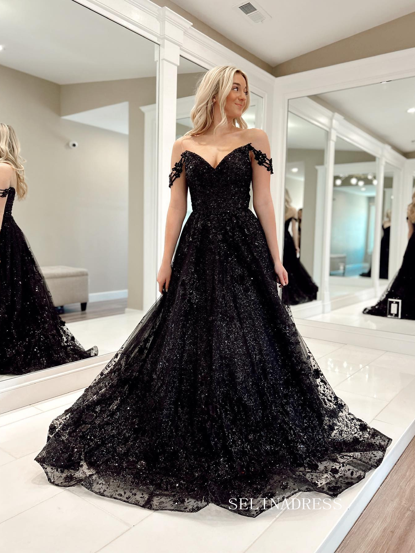 Chic A-line Off-the-shoulder Black Lace Prom Dress Elegant Evening Party Dress #JKSS613|Selinadress