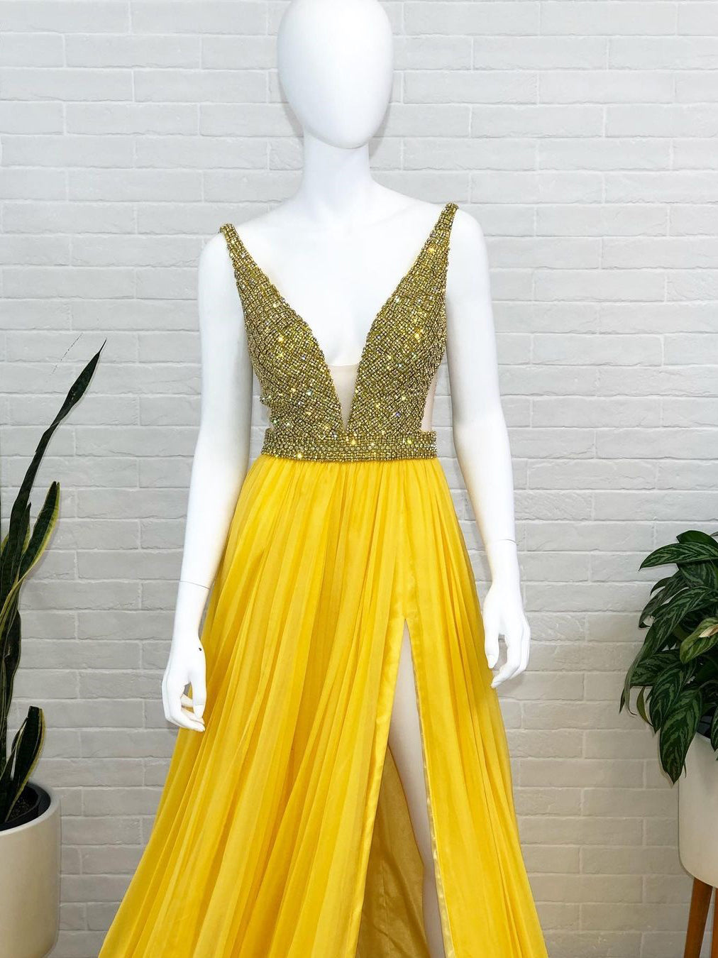 Chic A-line V neck Sleeveless Yellow Long Prom Dresses Beaded Evening Dress CBD040