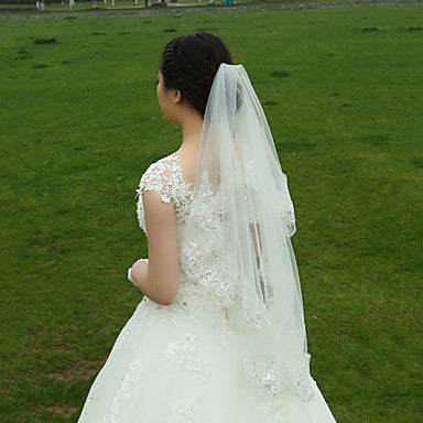 Charming Two-tier Lace Applique Edge Wedding Bridal Veil V17