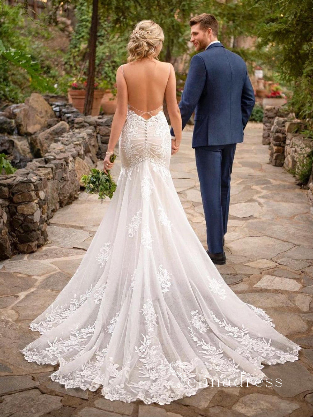 15 Beautiful Backless Wedding Dresses & Gowns You Need to See!